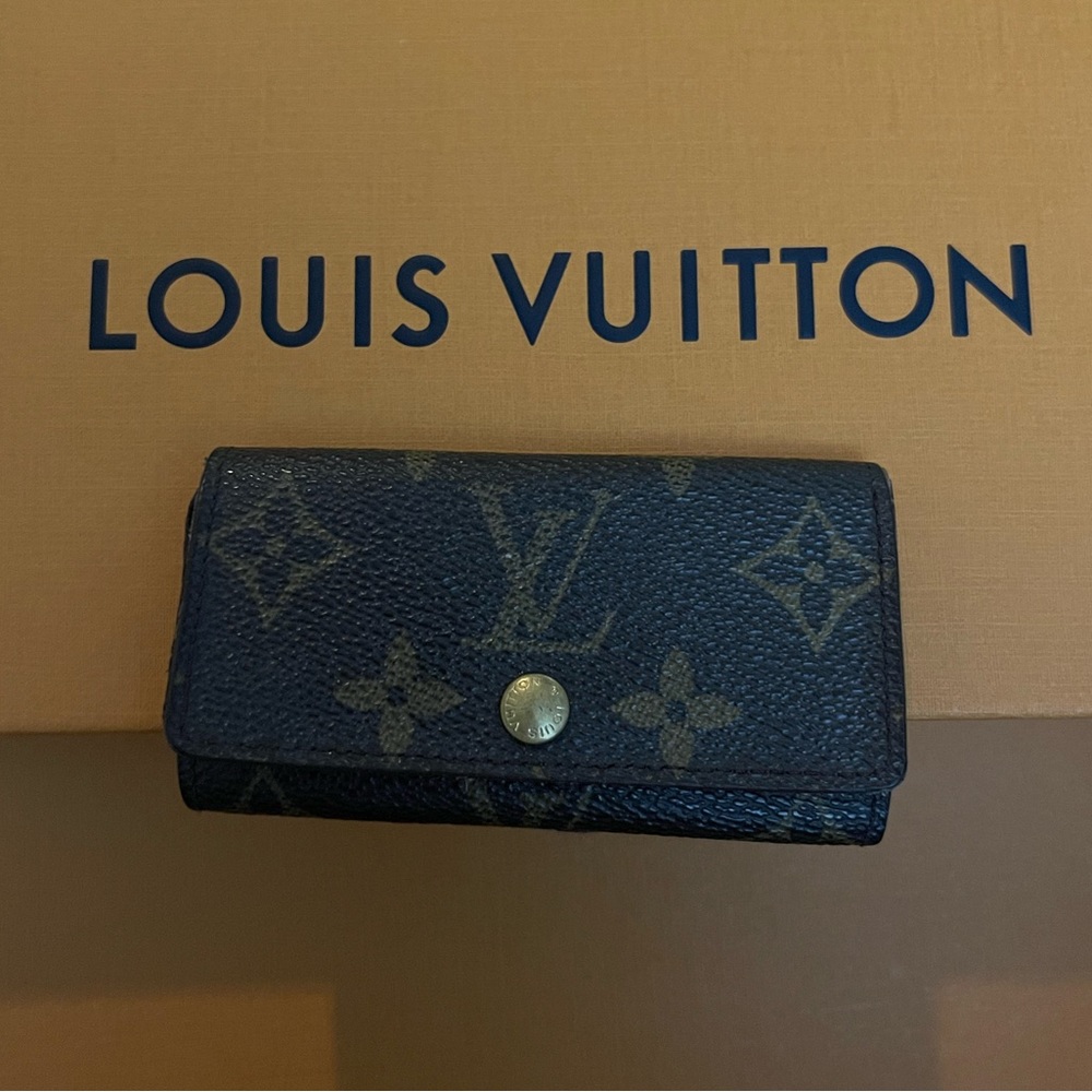 Louis Vuitton 4 Key Holder